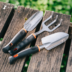 Three-piece gardening tool set