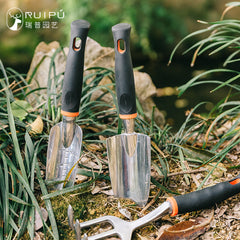 Three-piece gardening tool set